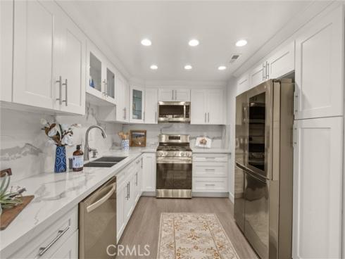 2200 Canyon Drive 8 , Costa Mesa, CA