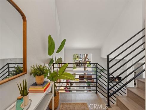 2200 Canyon Drive 8 , Costa Mesa, CA