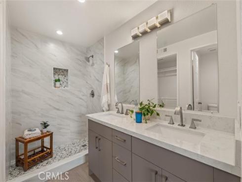 2200 Canyon Drive 8 , Costa Mesa, CA