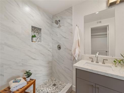 2200 Canyon Drive 8 , Costa Mesa, CA