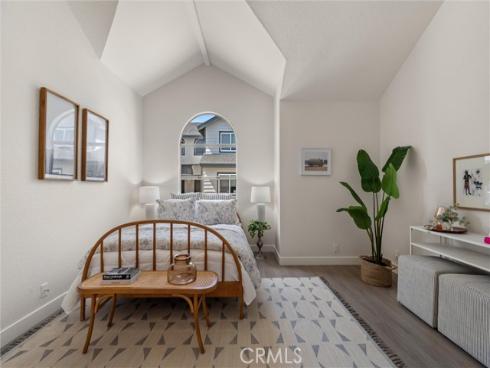 2200 Canyon Drive 8 , Costa Mesa, CA