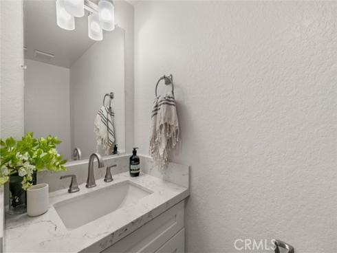 2200 Canyon Drive 8 , Costa Mesa, CA