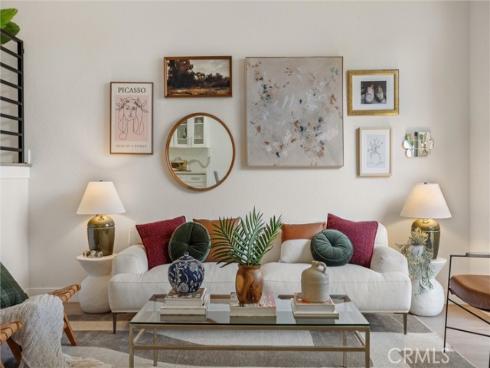 2200 Canyon Drive 8 , Costa Mesa, CA