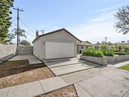 2750 San Carlos Lane, Costa Mesa, CA