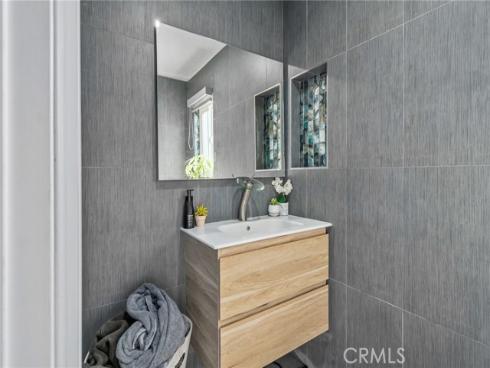 2750 San Carlos Lane, Costa Mesa, CA