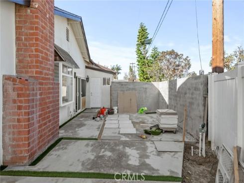 2750 San Carlos Lane, Costa Mesa, CA