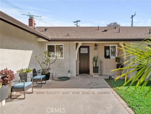 2750 San Carlos Lane, Costa Mesa, CA