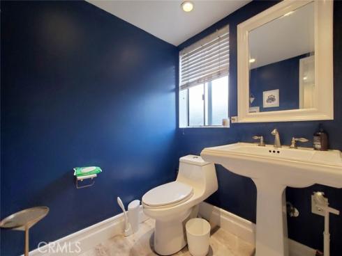 2512 Santa Ana 9 Avenue, Costa Mesa, CA