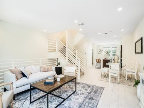 1680 Grand View , Costa Mesa, CA