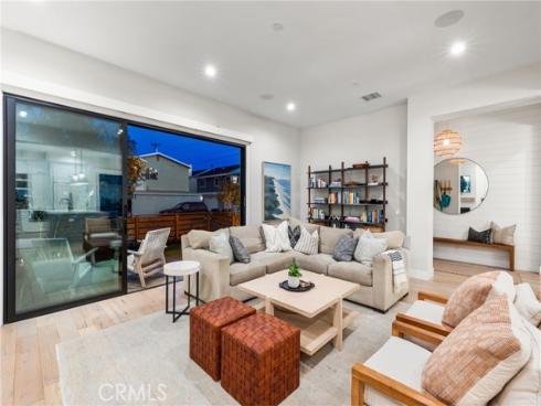 1545 Westminister Avenue, Costa Mesa, CA