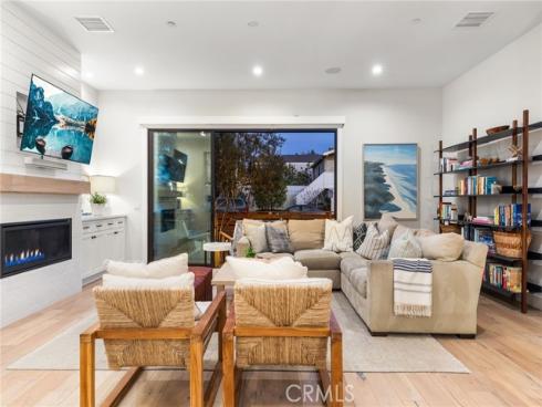 1545 Westminister Avenue, Costa Mesa, CA