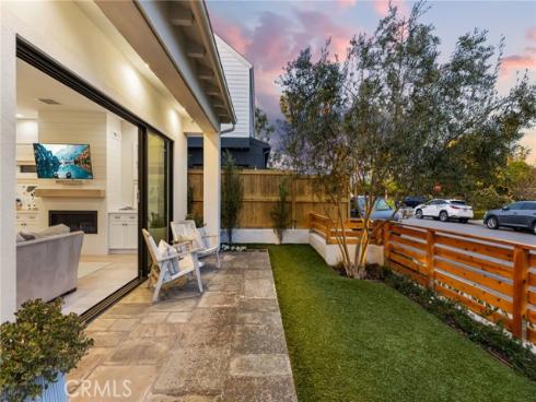 1545 Westminister Avenue, Costa Mesa, CA