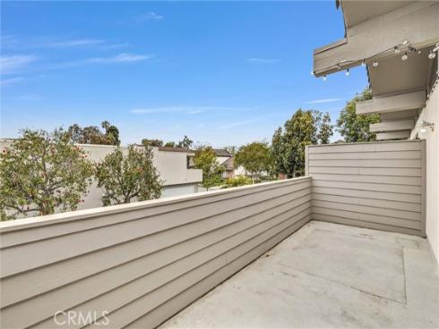 334 Tours Lane, Costa Mesa, CA