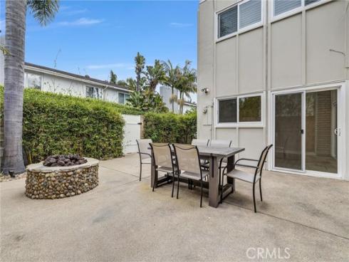 334 Tours Lane, Costa Mesa, CA