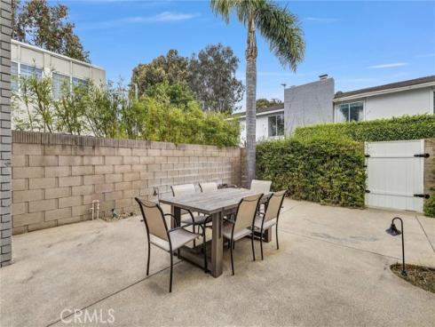 334 Tours Lane, Costa Mesa, CA