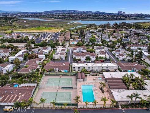 334 Tours Lane, Costa Mesa, CA