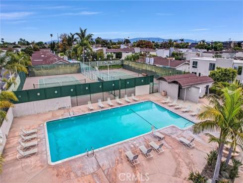 334 Tours Lane, Costa Mesa, CA