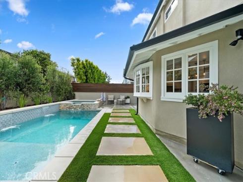 1813 Oriole Drive, Costa Mesa, CA