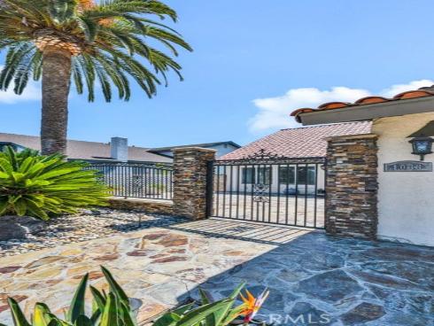 1033  Damascus   Circle, Costa Mesa, CA