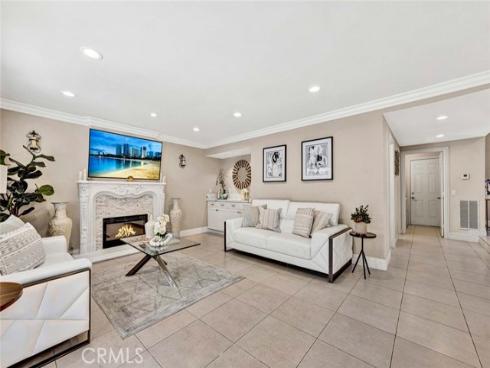 1033  Damascus   Circle, Costa Mesa, CA