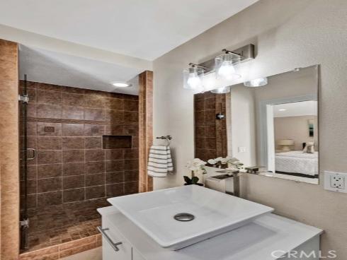 1033  Damascus   Circle, Costa Mesa, CA