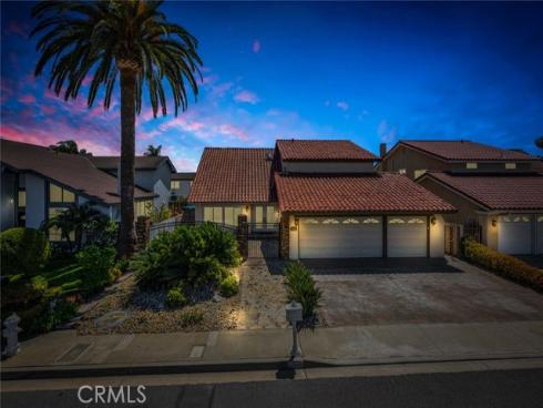 1033  Damascus   Circle, Costa Mesa, CA