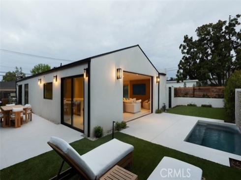 286 Cecil Place, Costa Mesa, CA