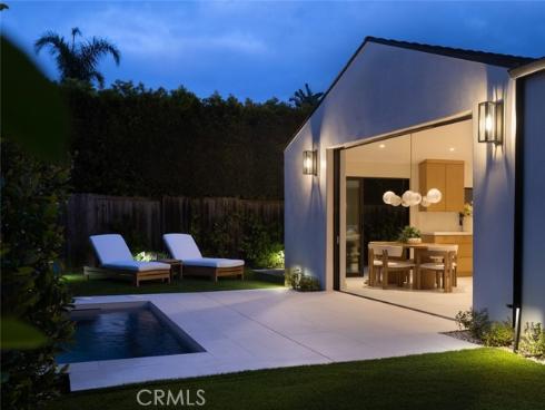 286 Cecil Place, Costa Mesa, CA