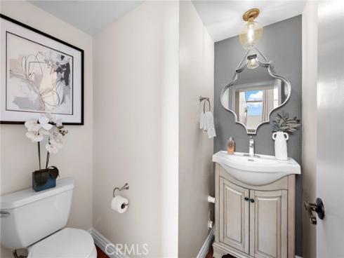 2554 Elden B101 Avenue, Costa Mesa, CA