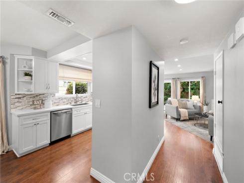 2554 Elden B101 Avenue, Costa Mesa, CA