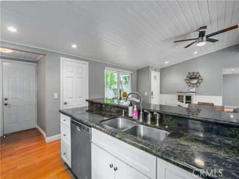 208 Dartmouth Place, Costa Mesa, CA