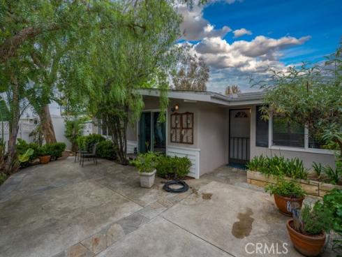 208 Dartmouth Place, Costa Mesa, CA