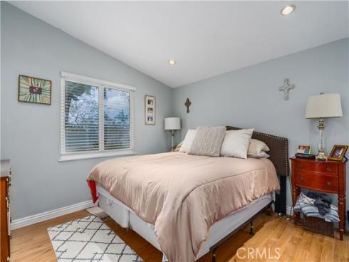 208 Dartmouth Place, Costa Mesa, CA