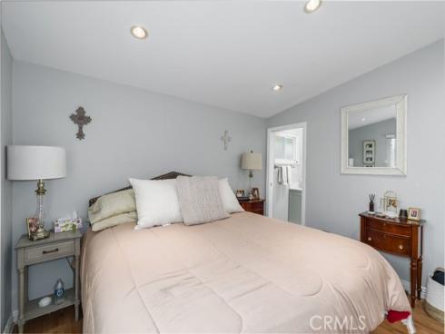 208 Dartmouth Place, Costa Mesa, CA