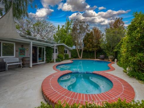 208 Dartmouth Place, Costa Mesa, CA