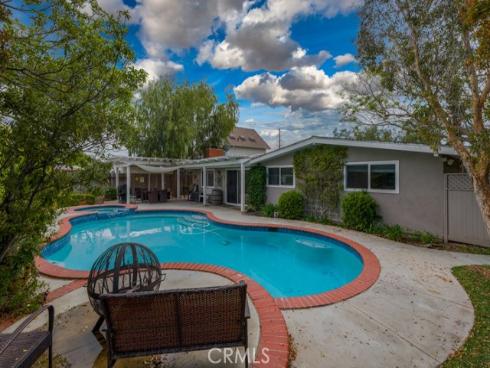 208 Dartmouth Place, Costa Mesa, CA