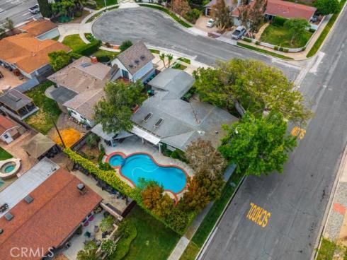 208 Dartmouth Place, Costa Mesa, CA