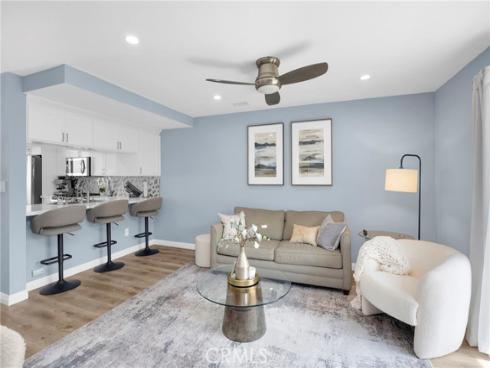 290 Victoria 31 Street, Costa Mesa, CA