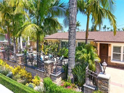 2018 Anaheim Avenue, Costa Mesa, CA