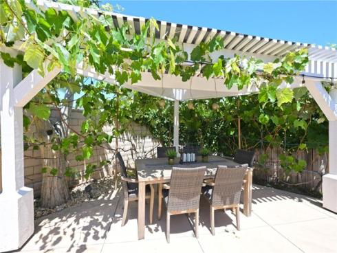 2018 Anaheim Avenue, Costa Mesa, CA