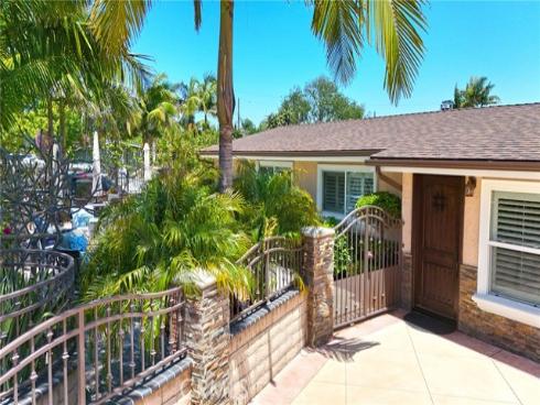 2018 Anaheim Avenue, Costa Mesa, CA
