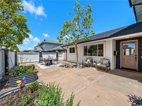 2786 Lorenzo Avenue, Costa Mesa, CA