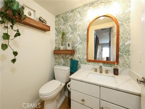 290 Victoria 19 Street, Costa Mesa, CA