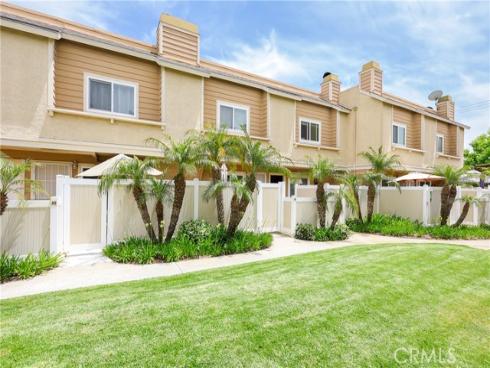 290 Victoria 19 Street, Costa Mesa, CA