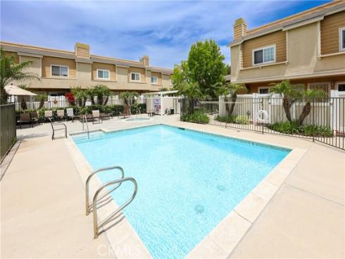 290 Victoria 19 Street, Costa Mesa, CA