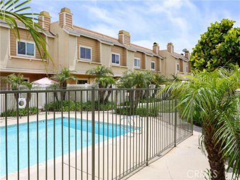 290 Victoria 19 Street, Costa Mesa, CA