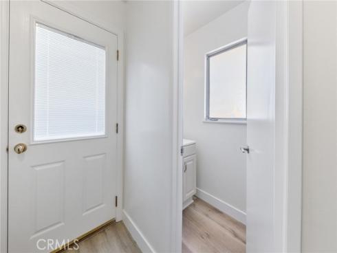 305 Robin Hood Lane, Costa Mesa, CA