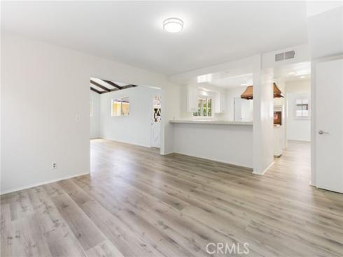 305 Robin Hood Lane, Costa Mesa, CA