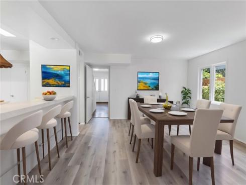 305 Robin Hood Lane, Costa Mesa, CA