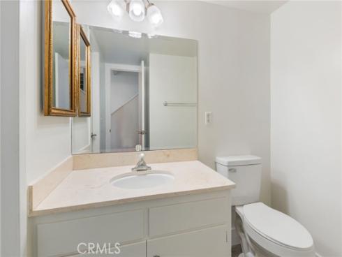 305 Robin Hood Lane, Costa Mesa, CA